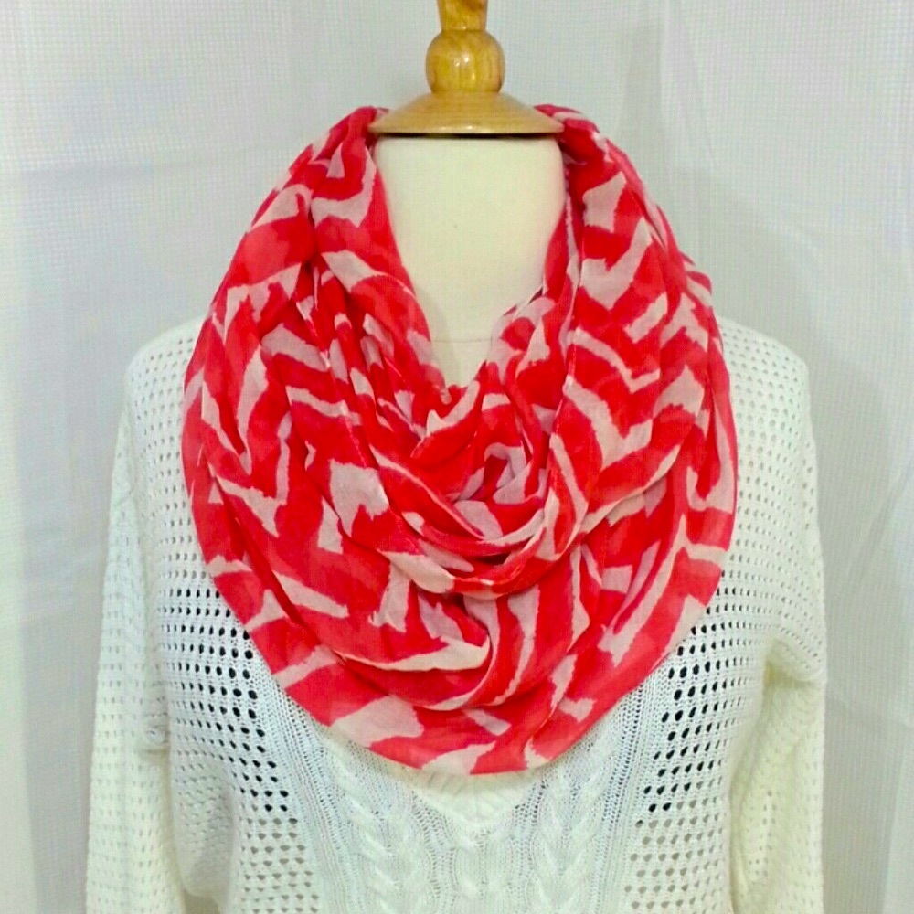 INFINITY LOOP Scarf. NWT